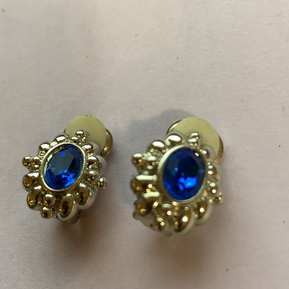 Pretty royal blue and silver tone earrings, clip on style - Picture 3 of 5